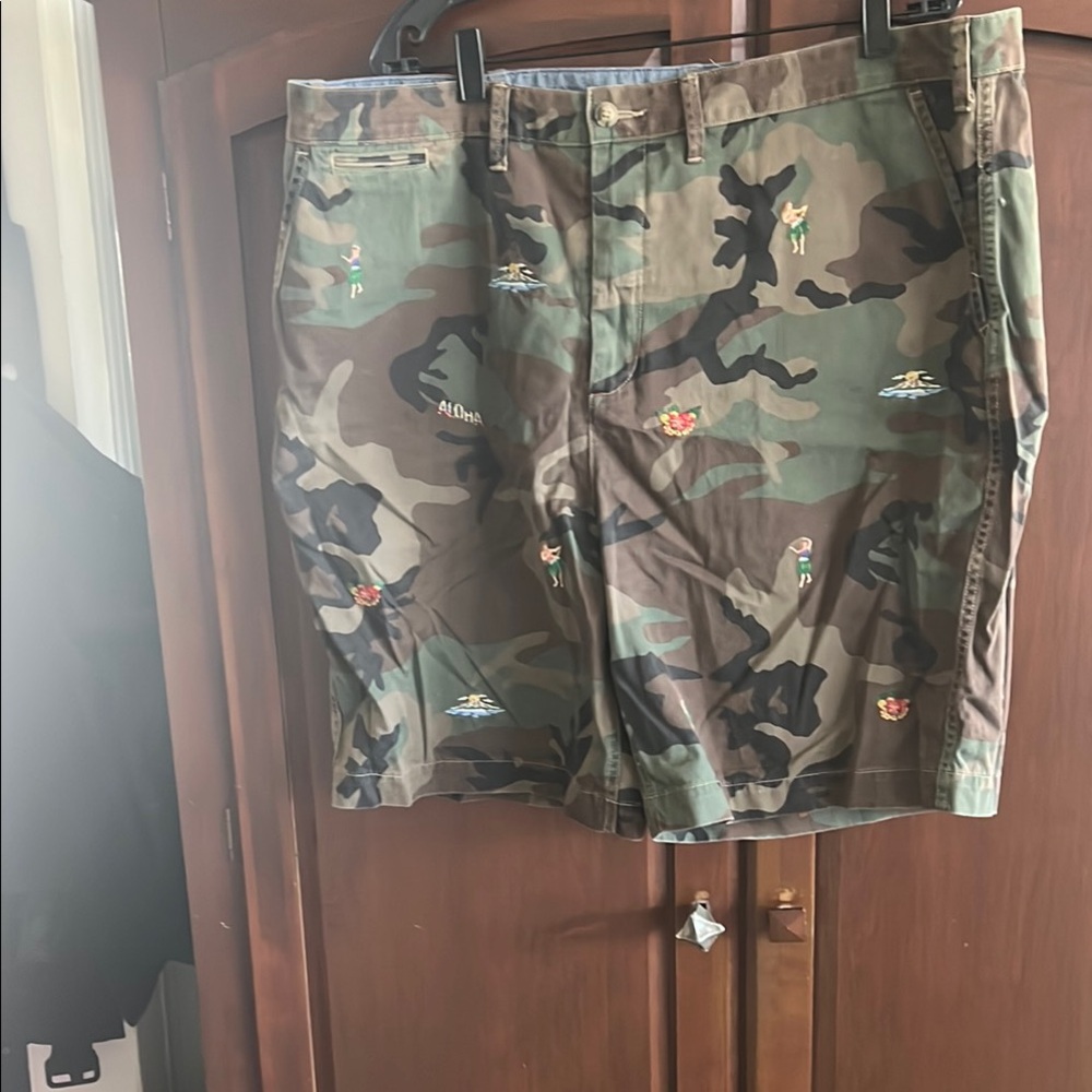 Camouflage Embroidered Shorts